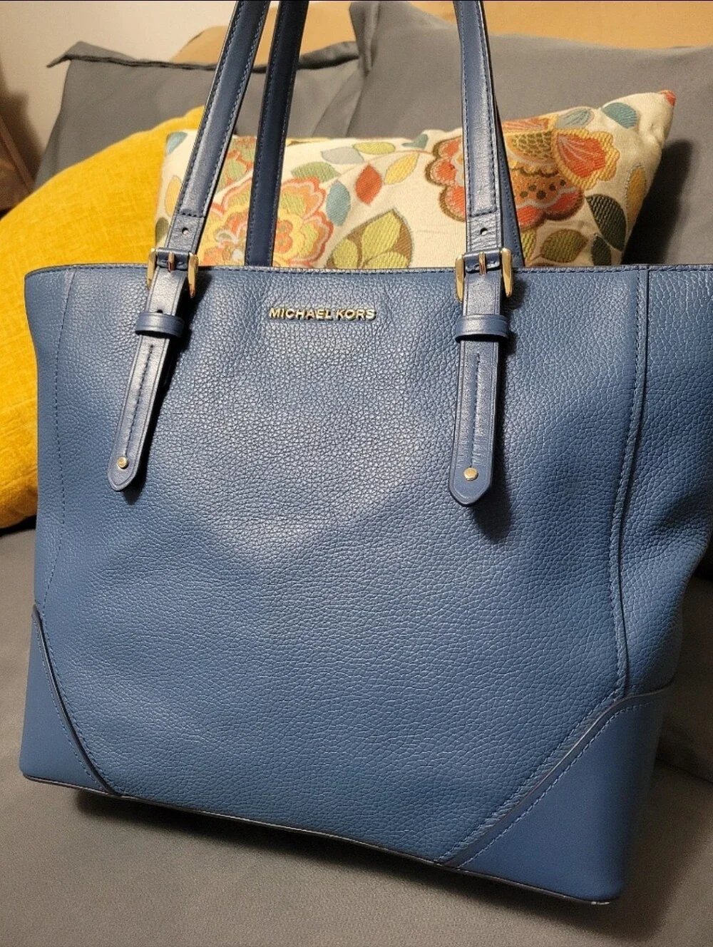 Micheal Kors Large Tote Handbag